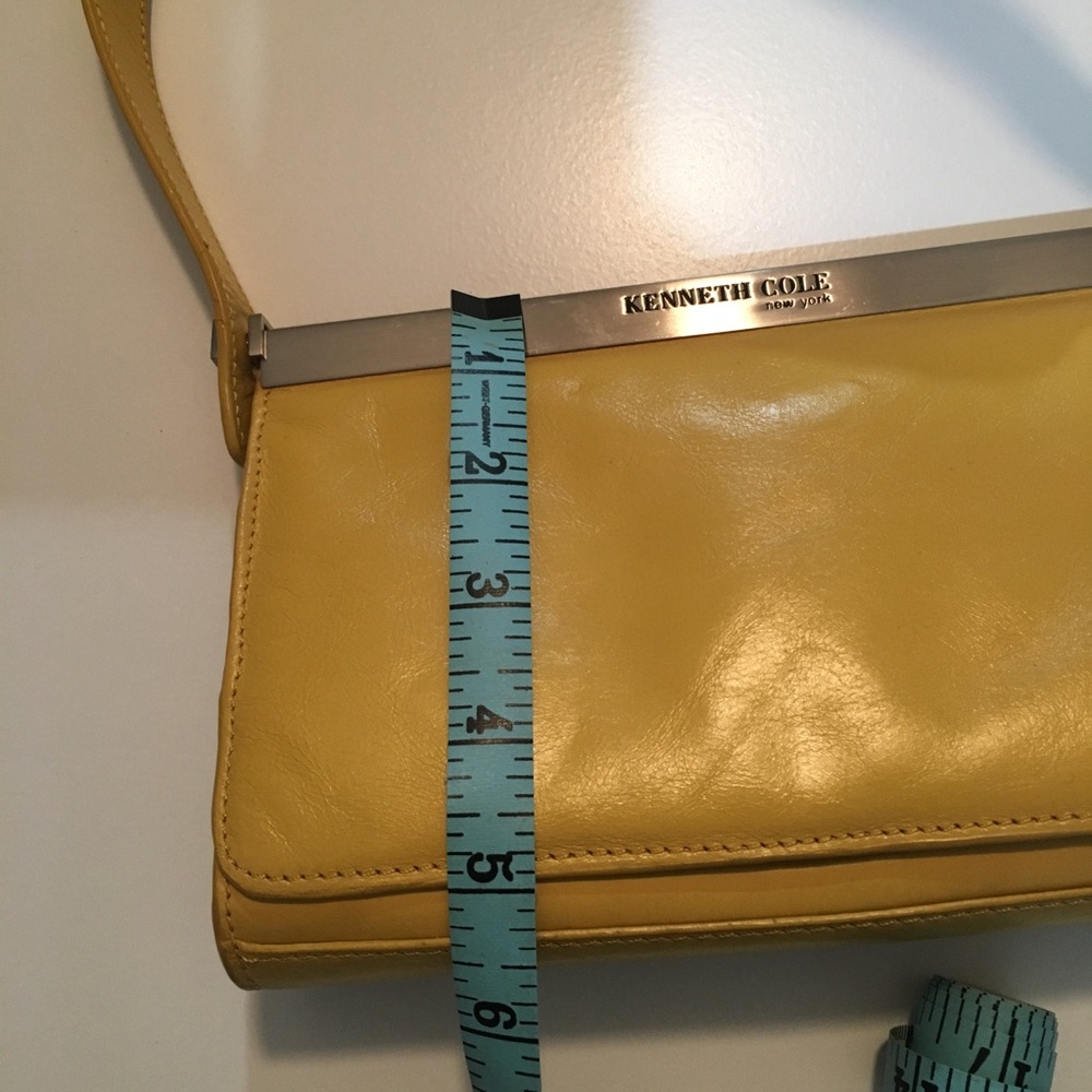 Kenneth Cole Genuine Leather Baguette Purse - Picture 5 of 8